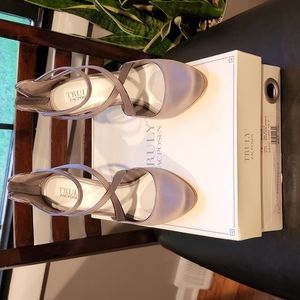 Truly Zacposen Portobello Strappy Closed Toe 7.5